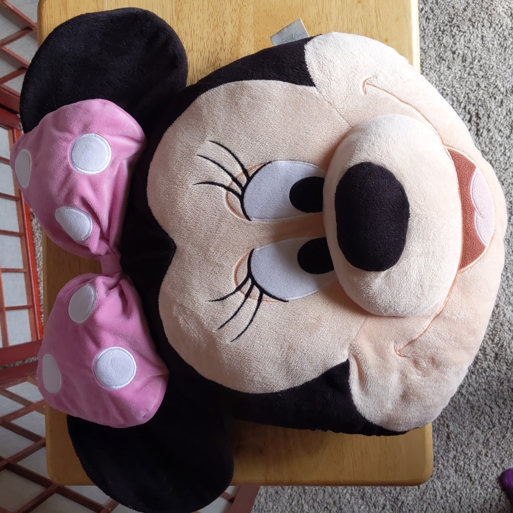 Minnie Mouse head pillow plush